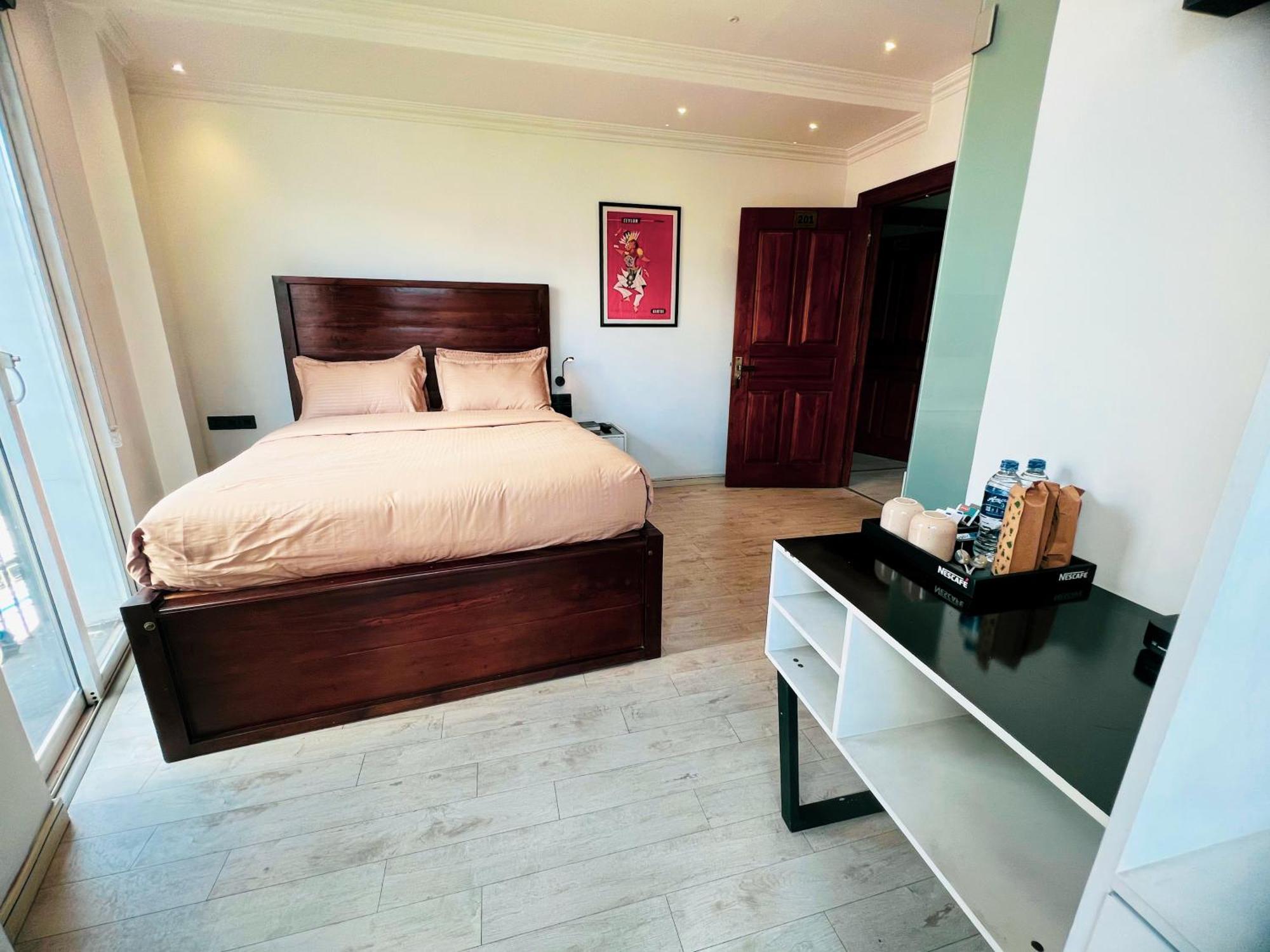 Bed Station 210 Hotell Kandy Eksteriør bilde