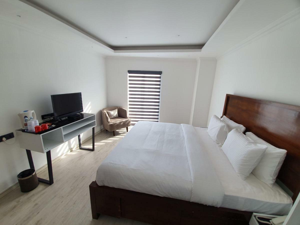 Bed Station 210 Hotell Kandy Eksteriør bilde