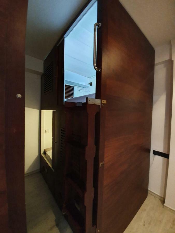 Bed Station 210 Hotell Kandy Eksteriør bilde